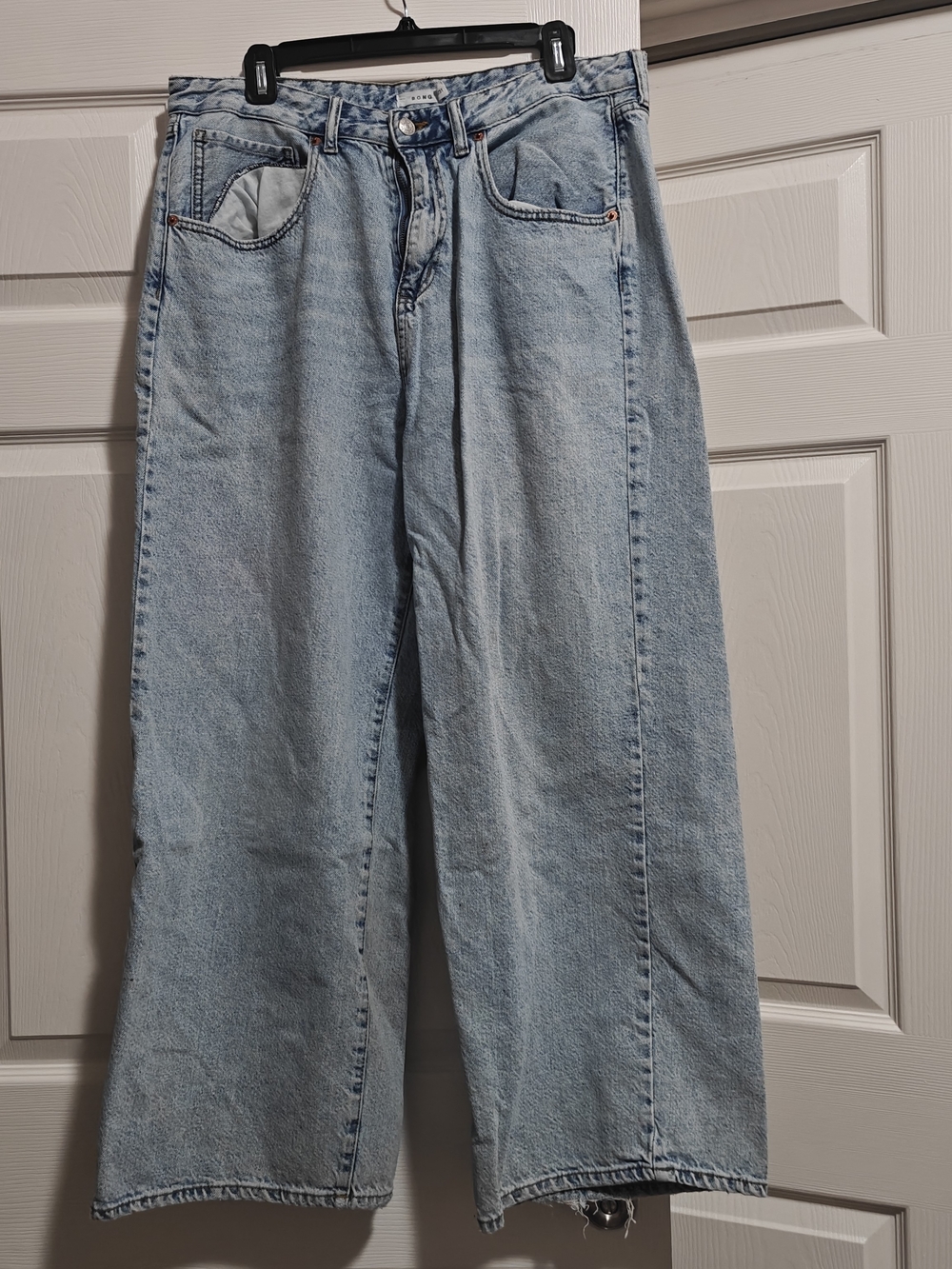 Women's Light Wash Wide Leg Jeans